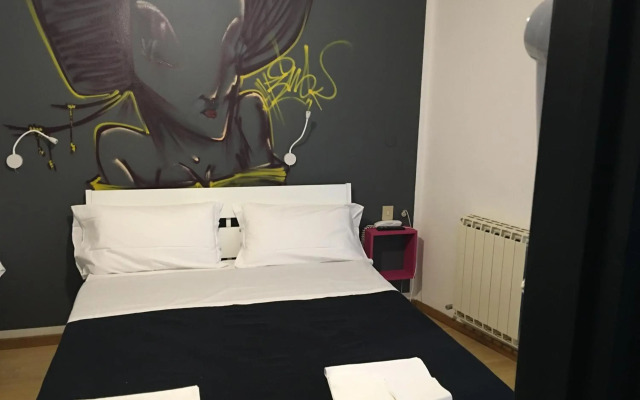 Hotel X