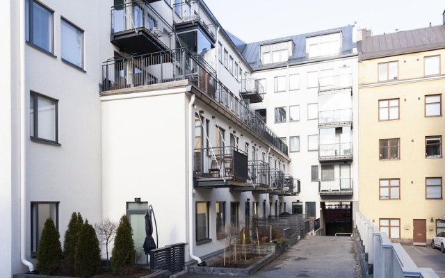 Stylish Bright 42m2 Studio with Balcony