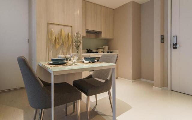 Circle Sukhumvit 11#Luxury#Pool#Gym#BTS Nana&MRT Sukhumvit#1BR#Max4ppl