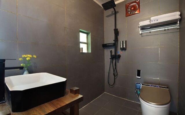 Jingzheng Holiday Hotel