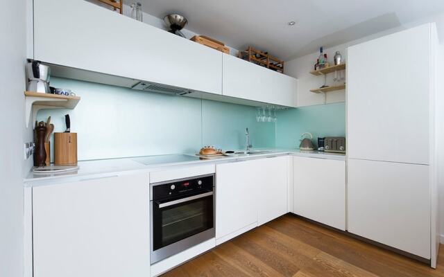 Contemporary 2br Apartment in East Putney