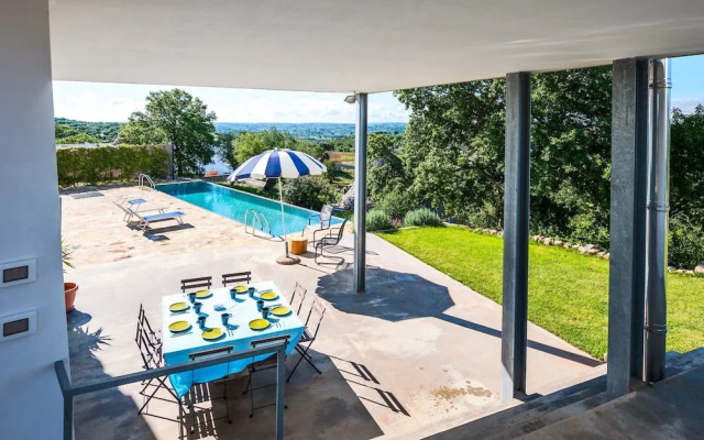 Belvilla by OYO La Villa