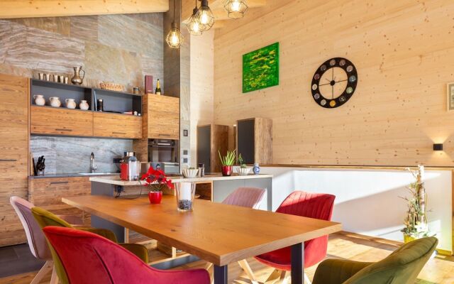 Magnificent Chalet in Niedernsill with Garden