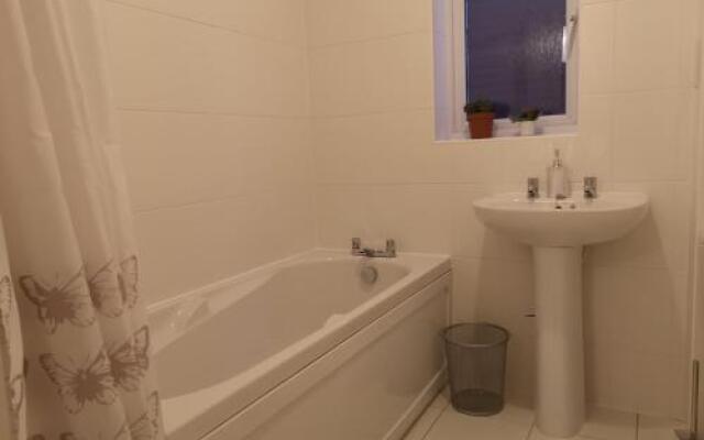 Nightingale Gardens - 4 Bed Detached House - Manchester