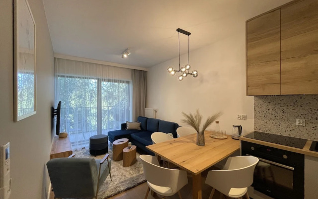Lake Club Apartments - LoftAffair