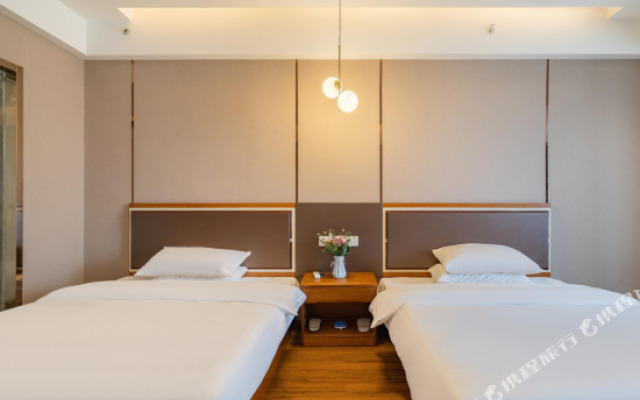 Ripple Hotel (Xuzhou East Railway Station Metro Station)