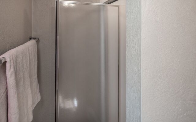 Petty Cabin - Two Bedroom Cabin