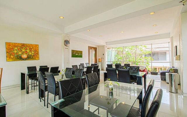 Altara Rooms