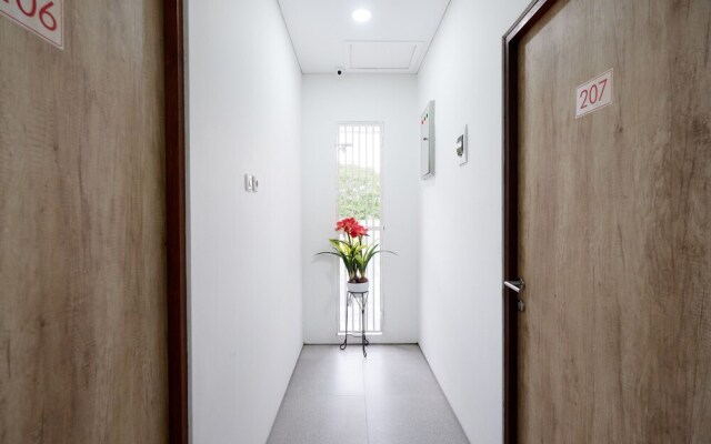Jebres House Syariah by OYO Rooms