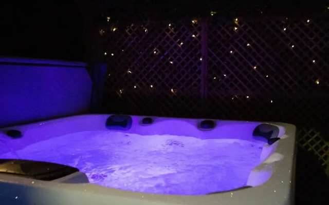 The Gathering Liver House - Hot Tub - Near Liverpool