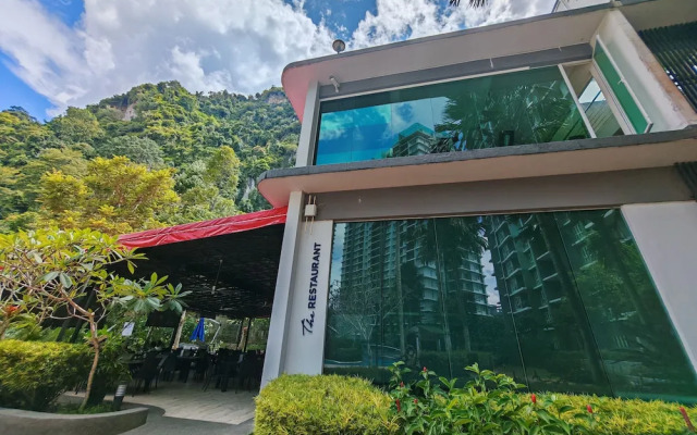 Mountain & Lake Views' Suite Cycas