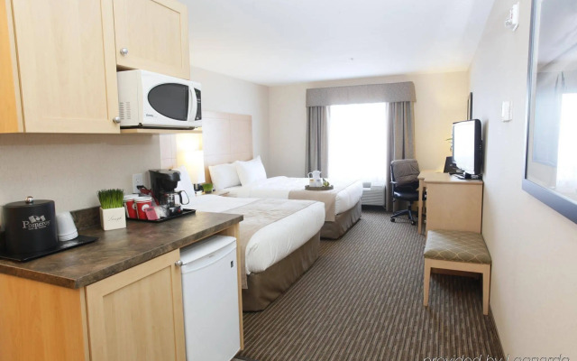 Vegreville Suites