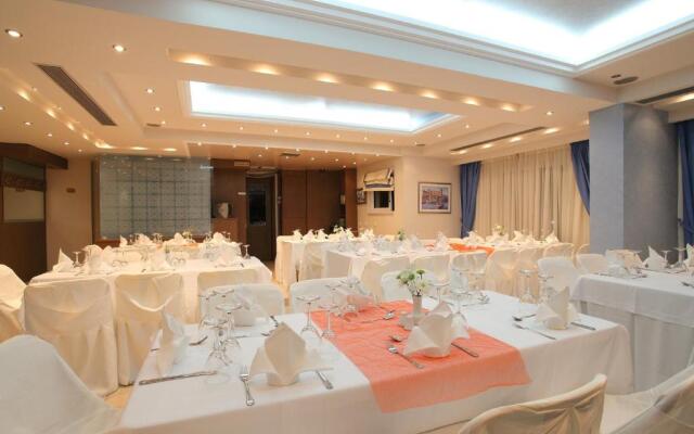 Philoxenia Hotel