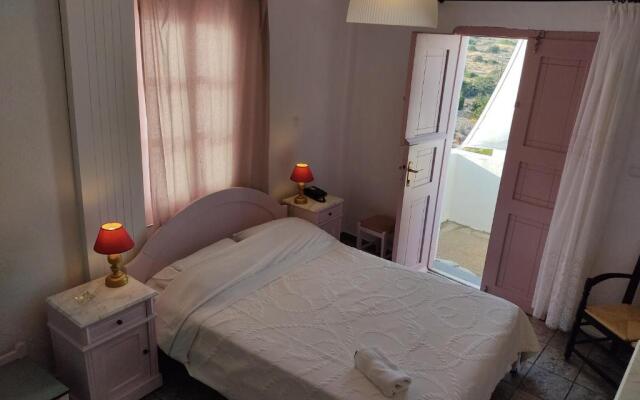 Porto Sikinos Hotel