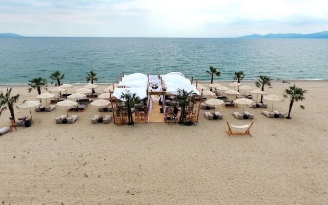 Avaton Luxury Resort