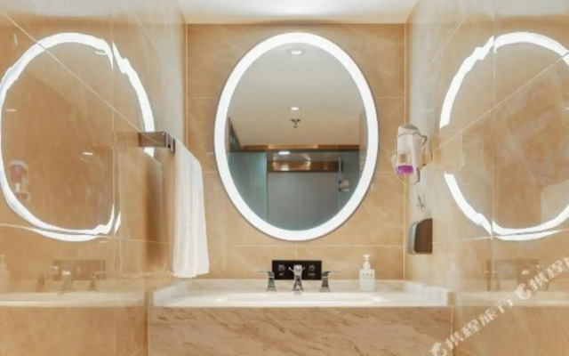 Chongqing Chaomu Collection Hotel (Banan Wanda Xuetangwan Subway Station)