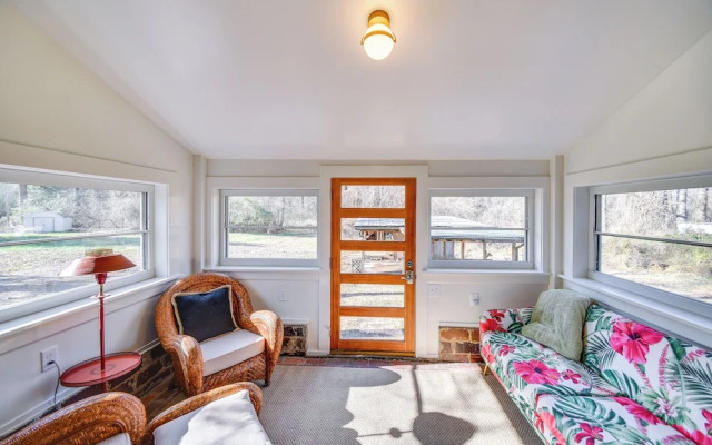 Radiant Gloucester House w/ Private Porch!