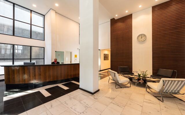 Praca Benedito Calixto - Duplex