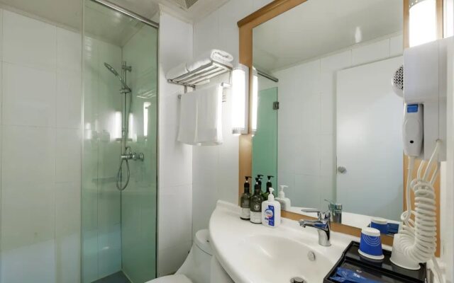 Ripple Hotel (Rizhao Lecheng Huoche)