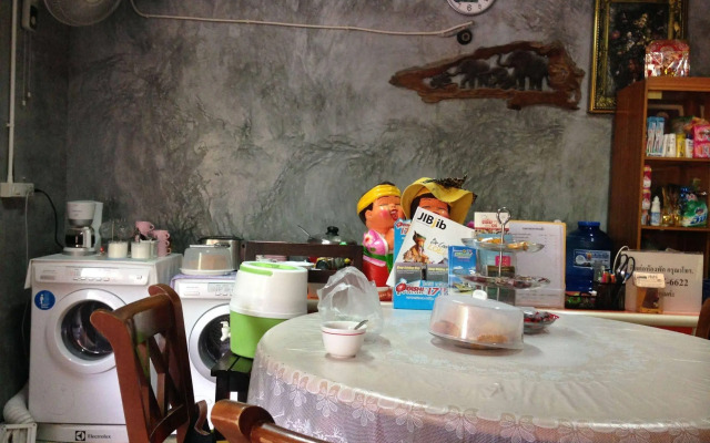 Malin House Apartment 1 Trang