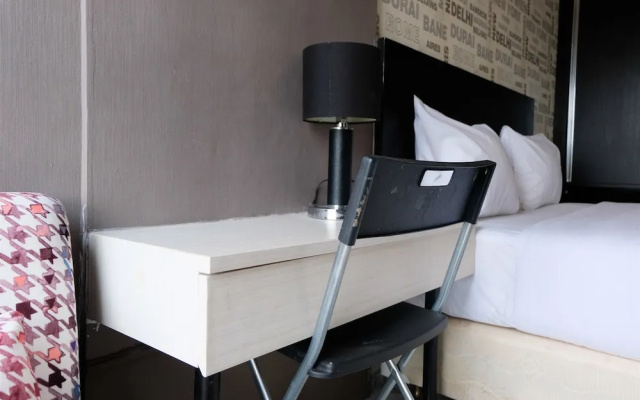 Comfy Studio Apartment @ Skylounge Tamansari By Travelio