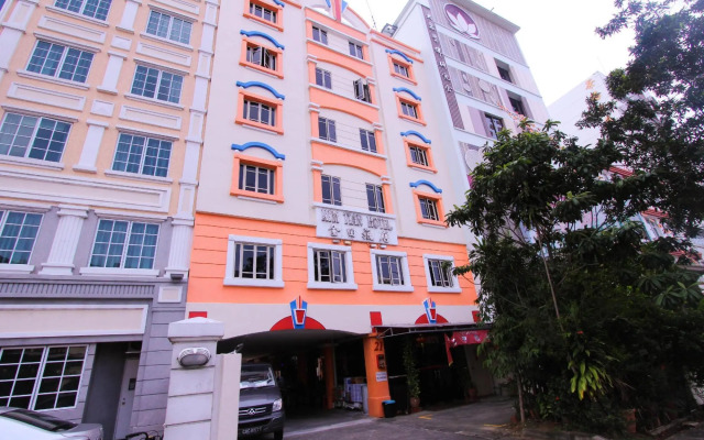 Nicoll Hotel