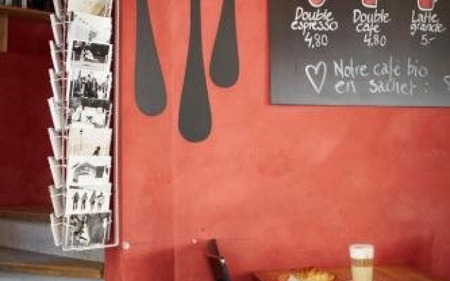 Le Café-Hôtel de L'Aubier