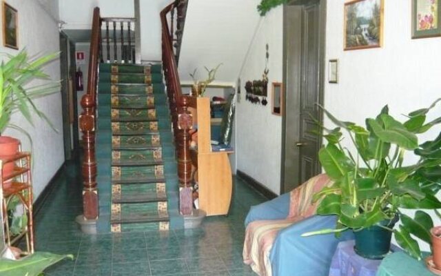 Hostal Blest Gana