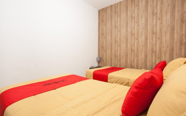 RedDoorz near Dino Park