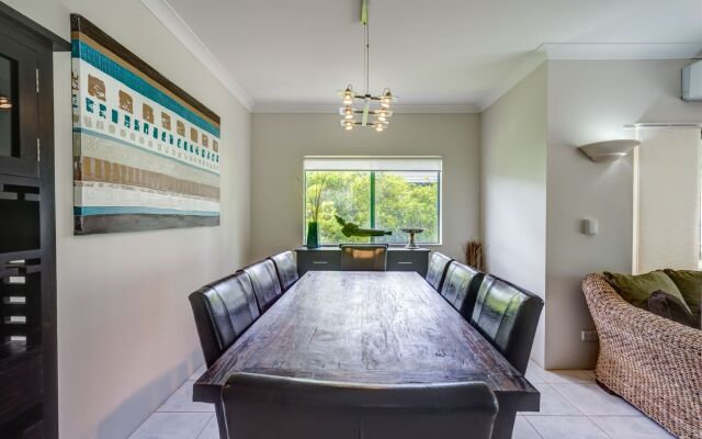 Currumbin Sands Holiday Apartments