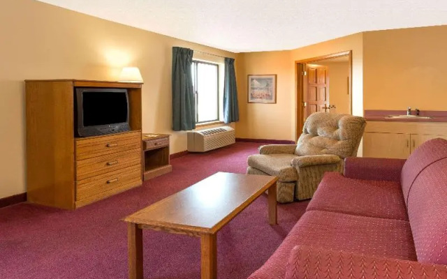 Super 8 Motel - Watertown