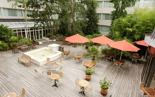 Doubletree By Hilton Paris Bougival