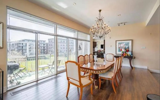 Sleeps6-apartment-parking-balcony-patio