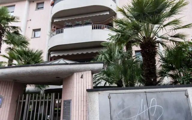 Pisani 4 in Monza With 1 Bathrooms