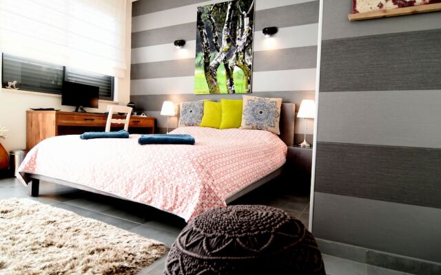 Stunning Guest Suite In Stunning Village
