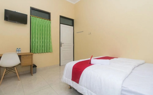 RedDoorz Syariah near Stasiun Madiun