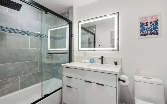 Not Affected by the Fire/modern 5BR Home With Parking, Near LA Attractions #4