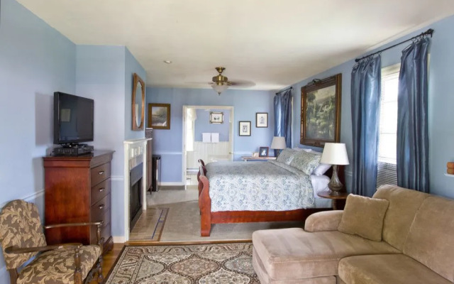 The Reynolds Mansion