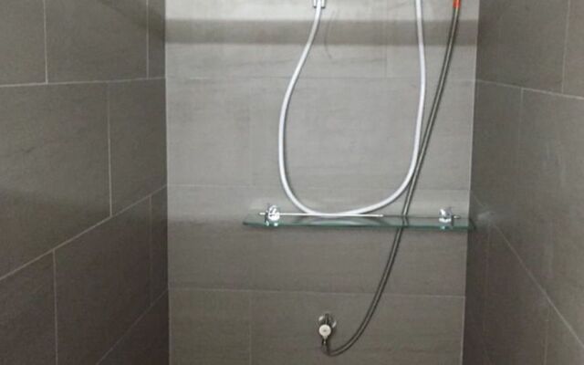 18 Coins Budget Hotel