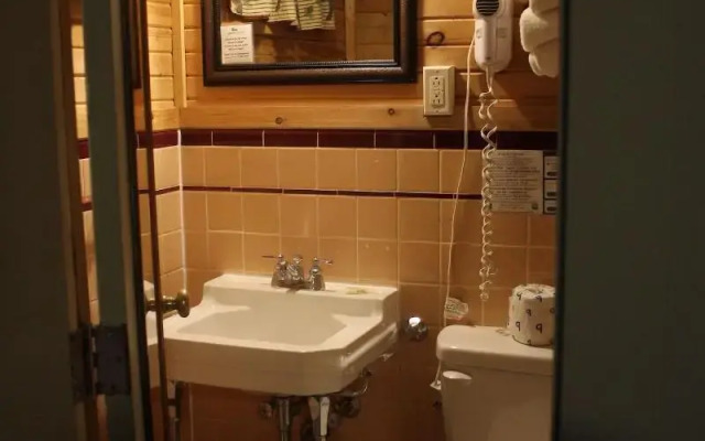 Vacationland Inn & Suites