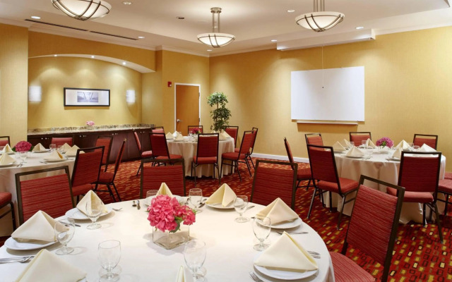 Courtyard by Marriott Pittsburgh West Homestead/Waterfront