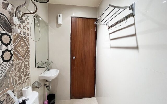 Stylish Studio Room At Apartment Vida View Makassar