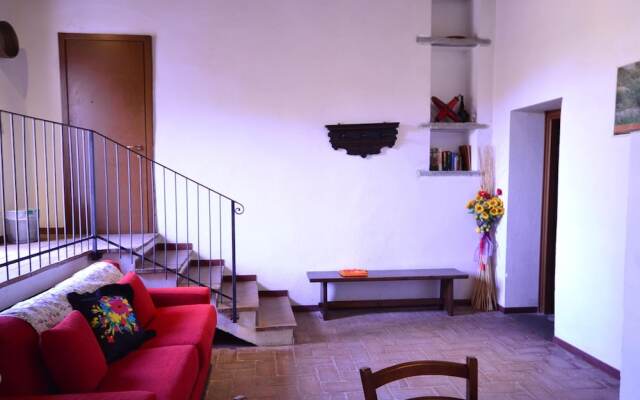 Farmhouse in Vinci With Pool & Vineyards