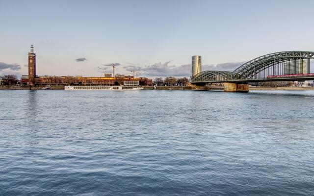 Premier Inn Cologne City Sud Hotel