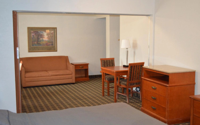 Americas Best Value Inn & Suites St. Cloud