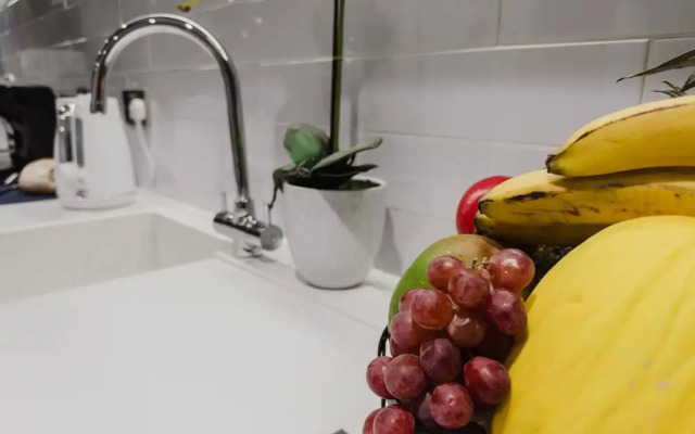 Luxury Seaside Home Parking Sleeps 8 by Adliv