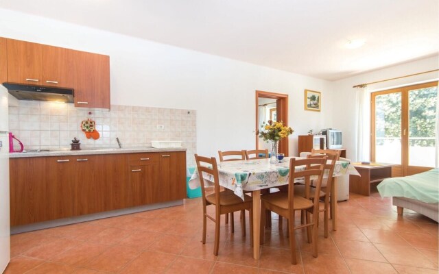 Stunning Home in Pula With Wifi and 4 Bedrooms