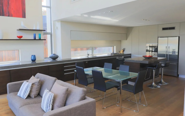 Lakeshore Springs Apartments