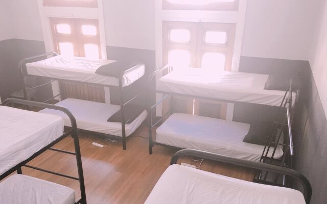 Sundancer Backpackers Resort