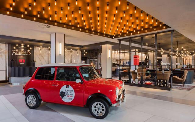Radisson RED Hotel London Heathrow